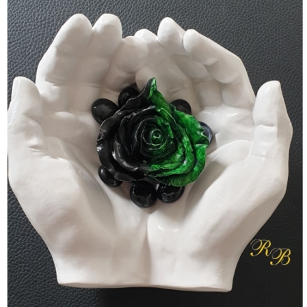 schützende Hände Blüte grün schwarz